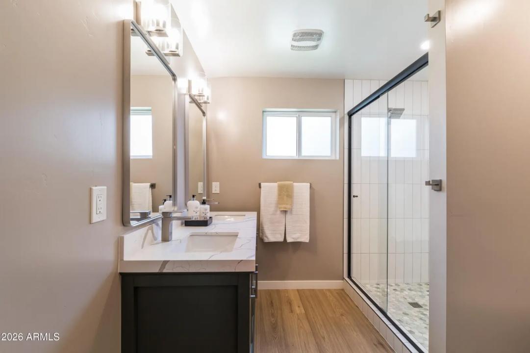 Real Estate Picture 13