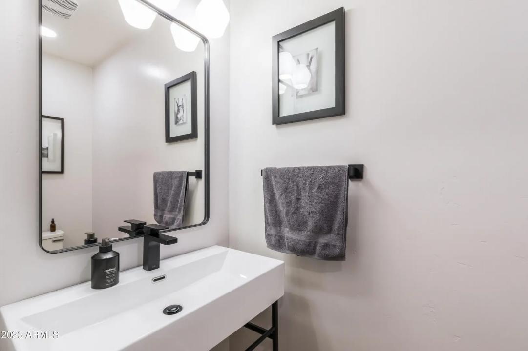 Real Estate Picture 24