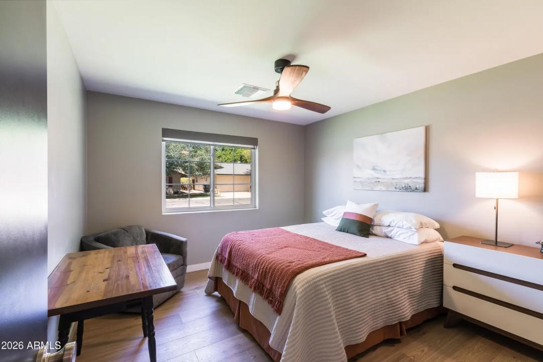Real Estate Picture 16