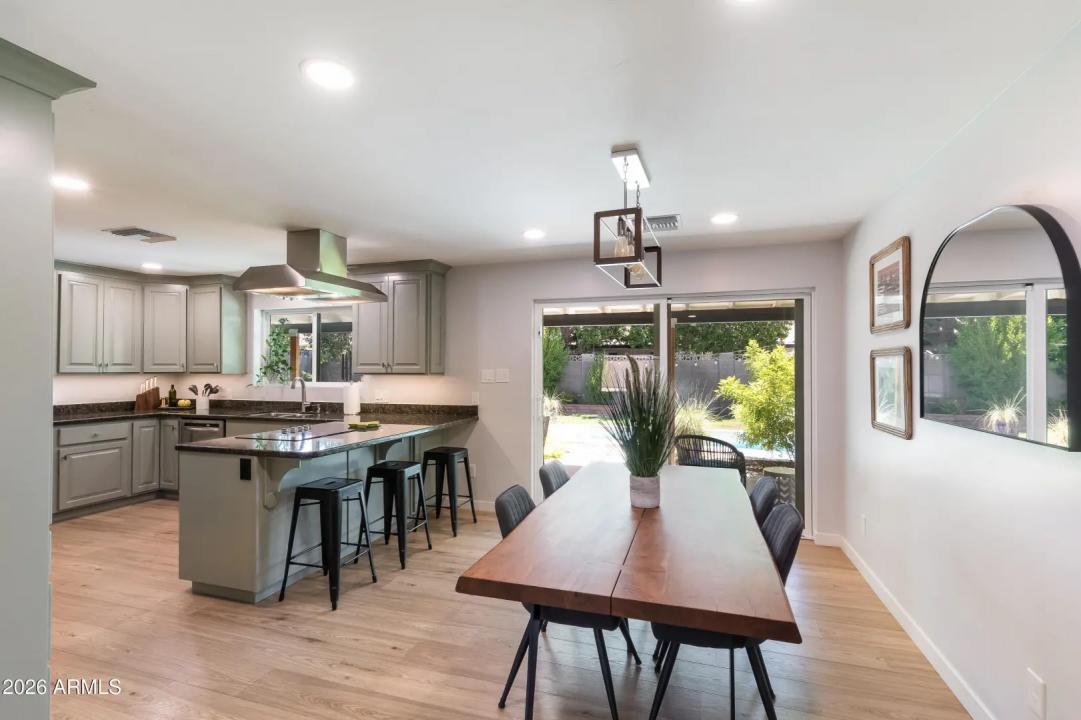 Real Estate Picture 10