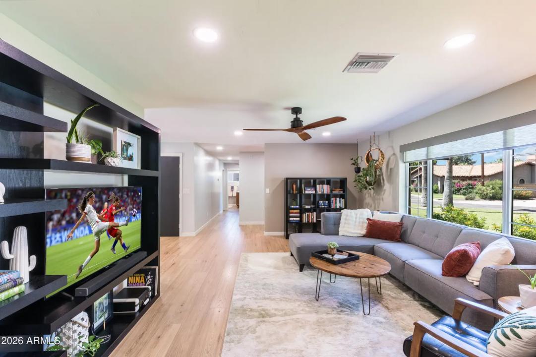 Real Estate Picture 5