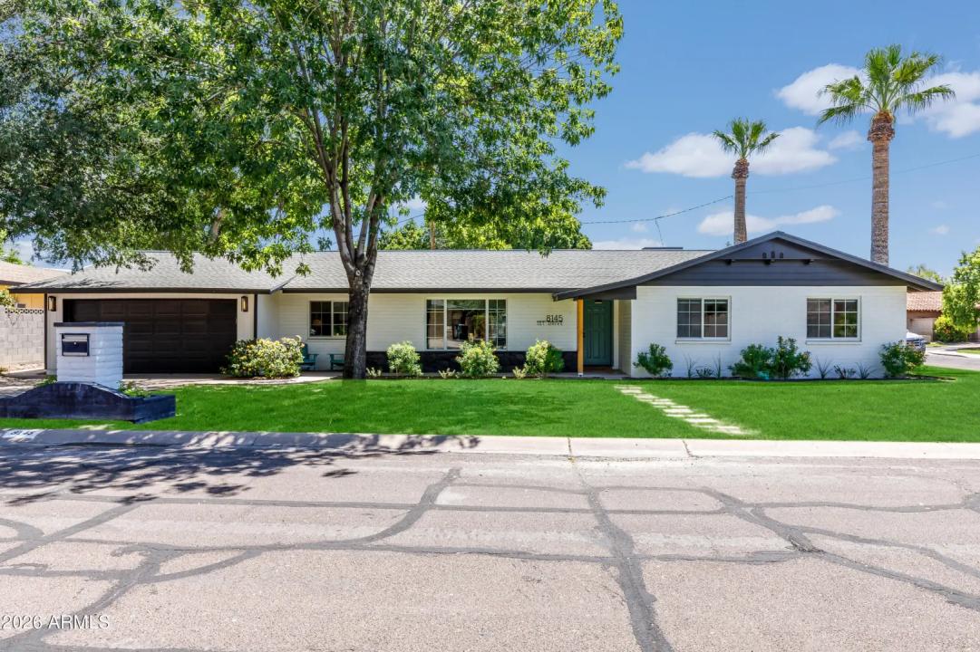 Real Estate Picture 3