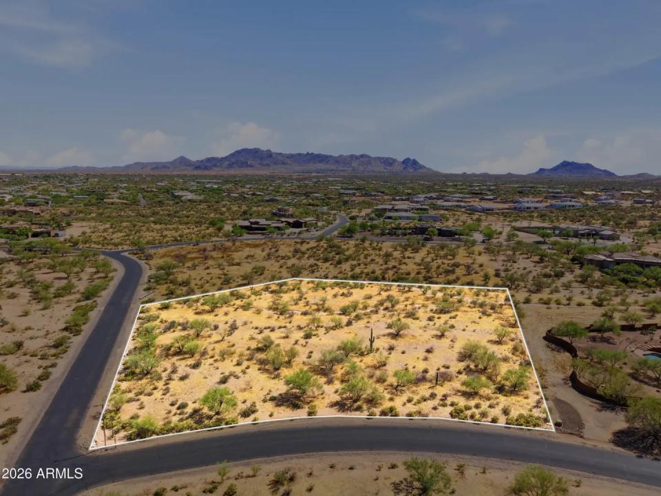 Real Estate Picture 8