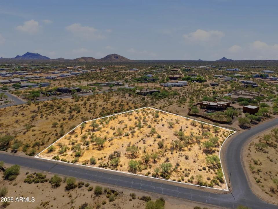 Real Estate Picture 9