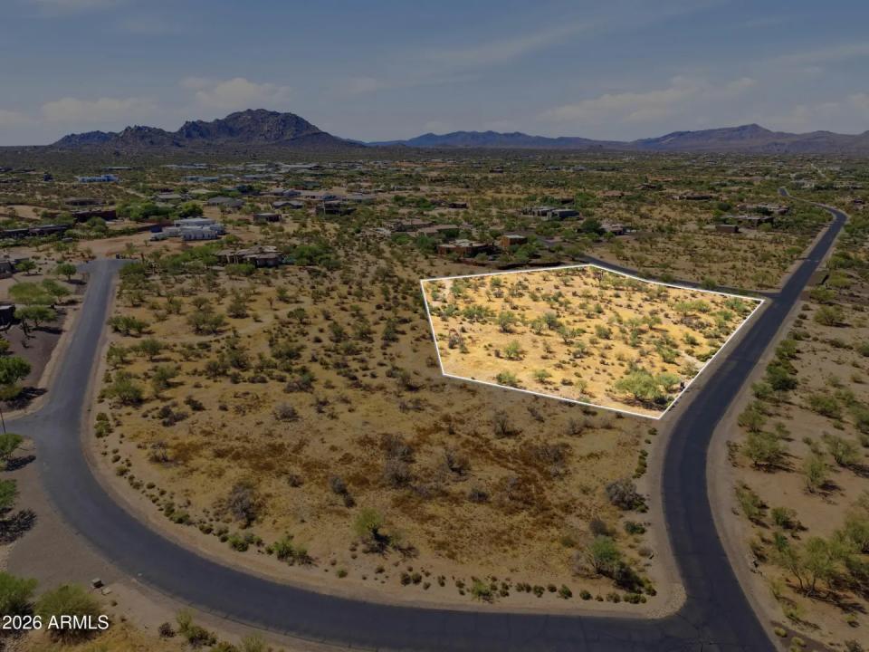 Real Estate Picture 10