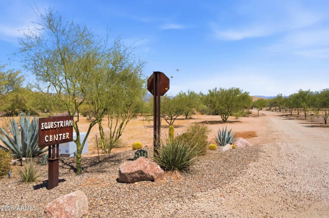 Real Estate Picture 17