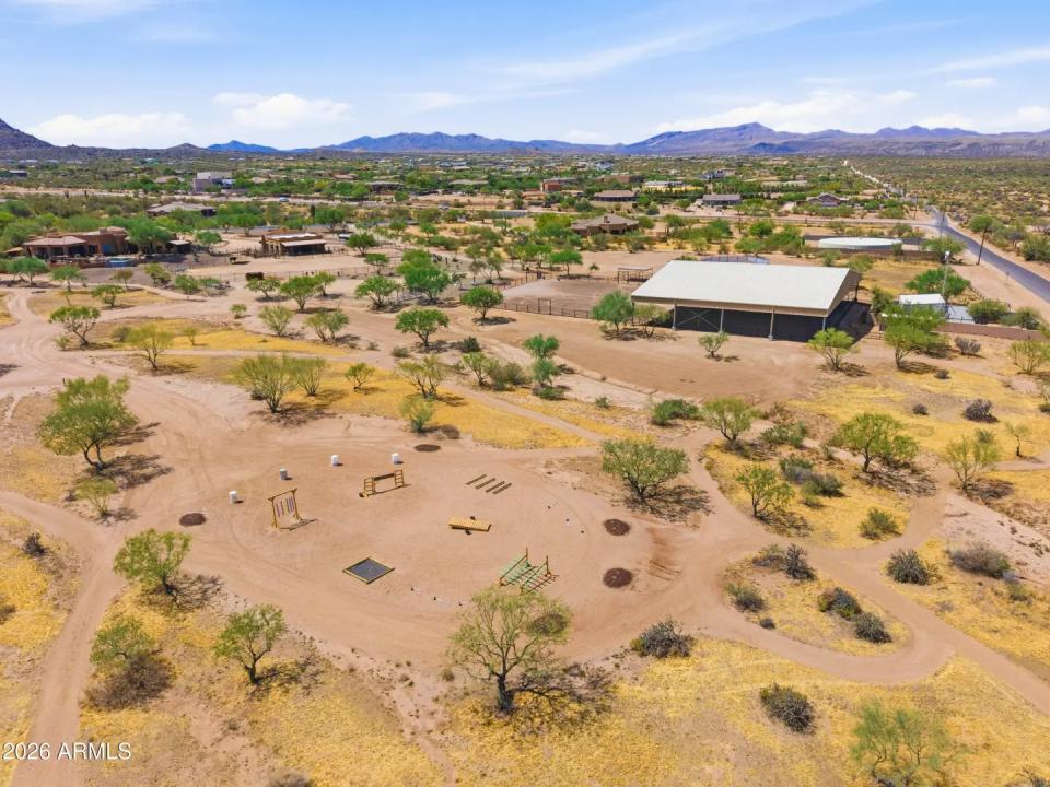 Real Estate Picture 13