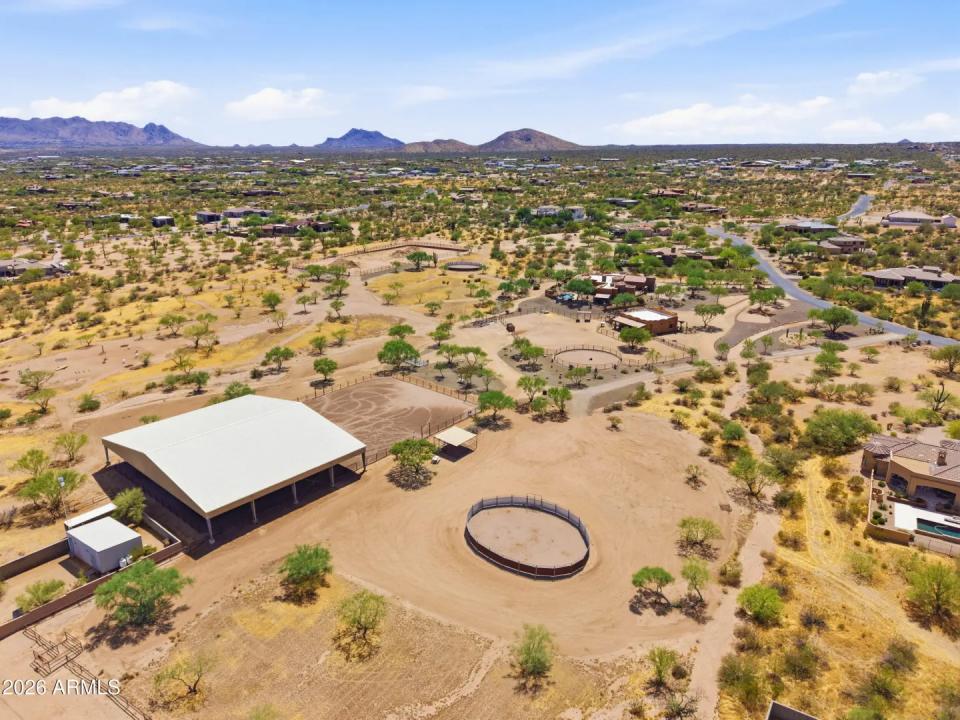Real Estate Picture 15