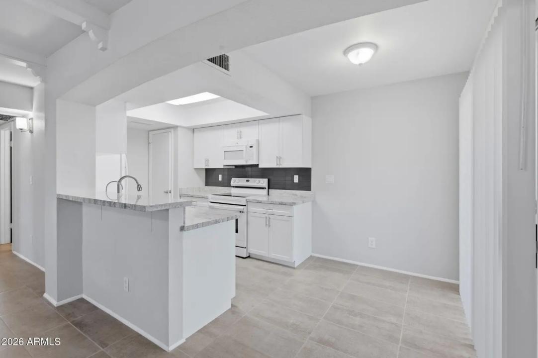 Real Estate Picture 5