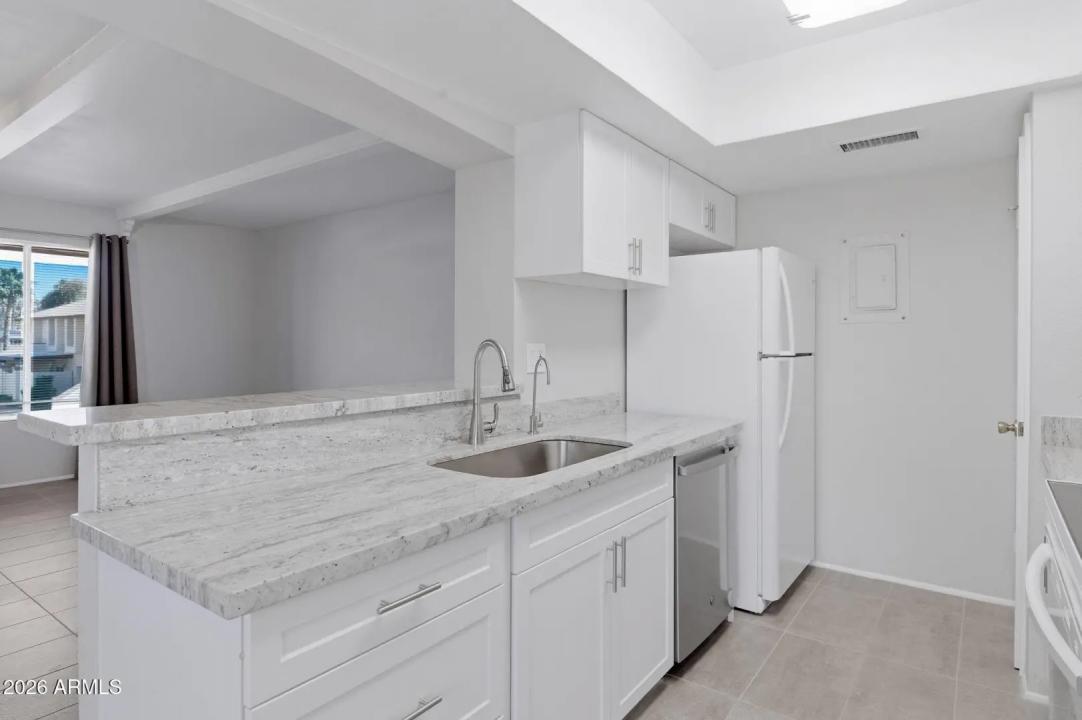 Real Estate Picture 7
