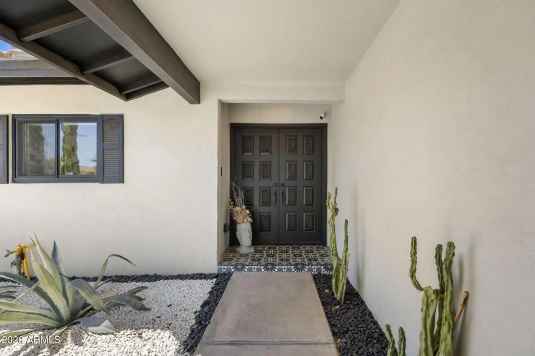 Real Estate Picture 3