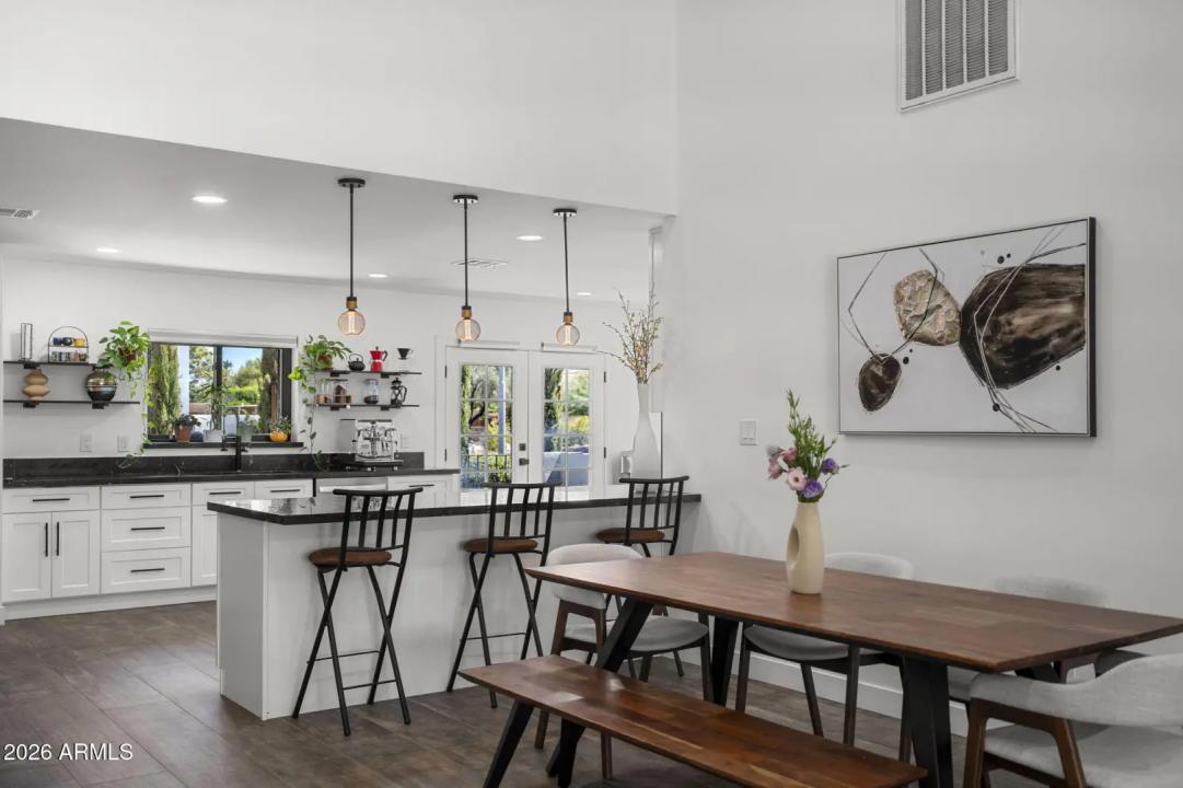 Real Estate Picture 7