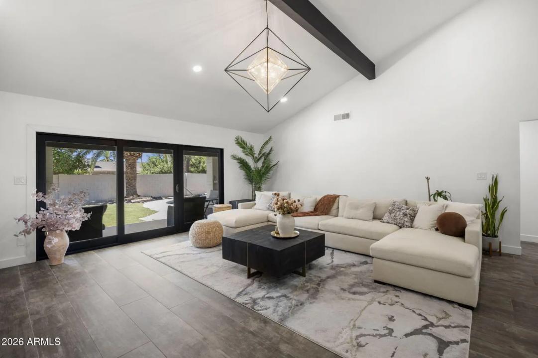 Real Estate Picture 9