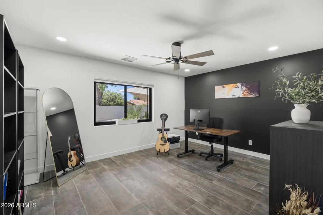 Real Estate Picture 16