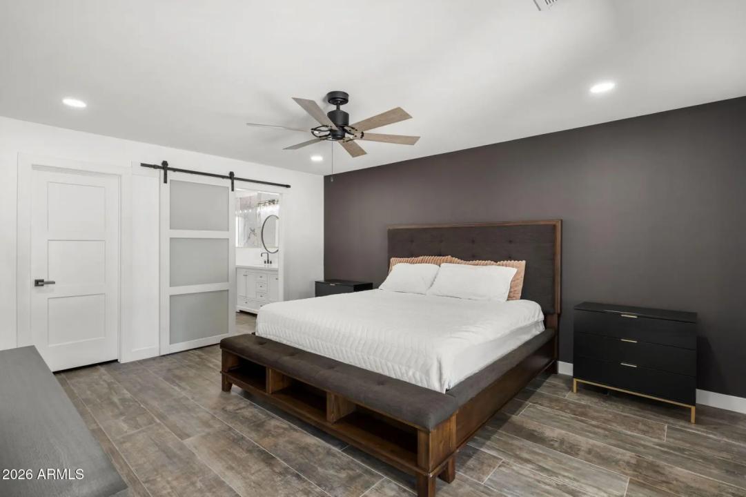 Real Estate Picture 12