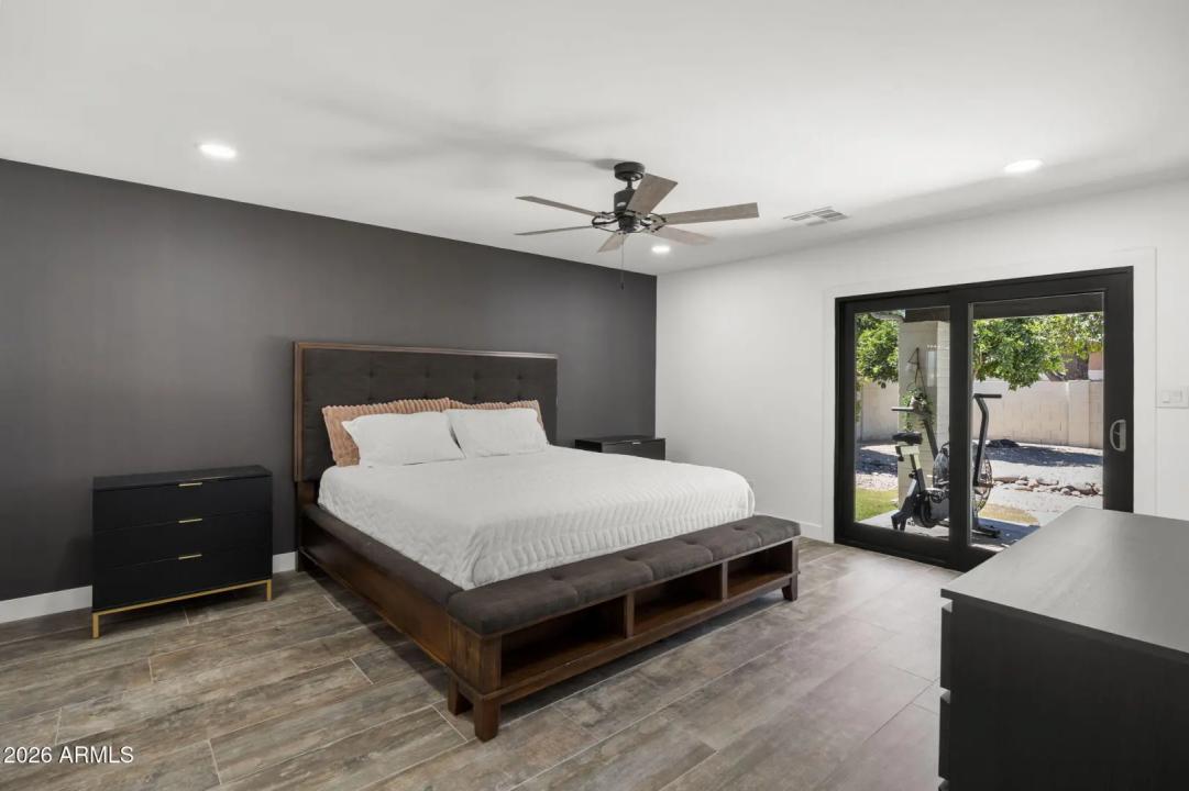 Real Estate Picture 11