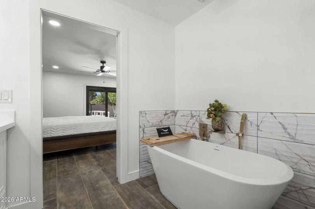 Real Estate Picture 15