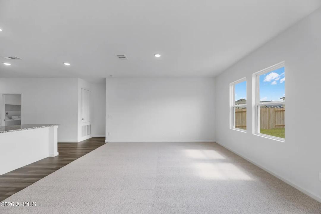 Real Estate Picture 4