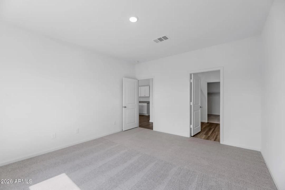 Real Estate Picture 5