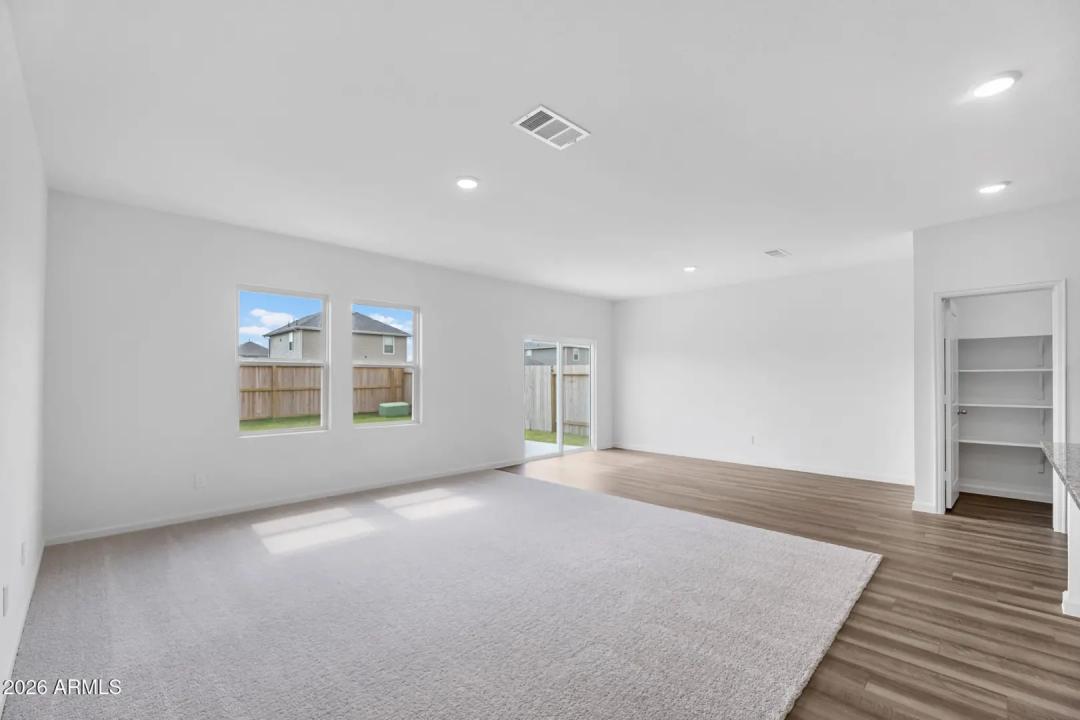 Real Estate Picture 6