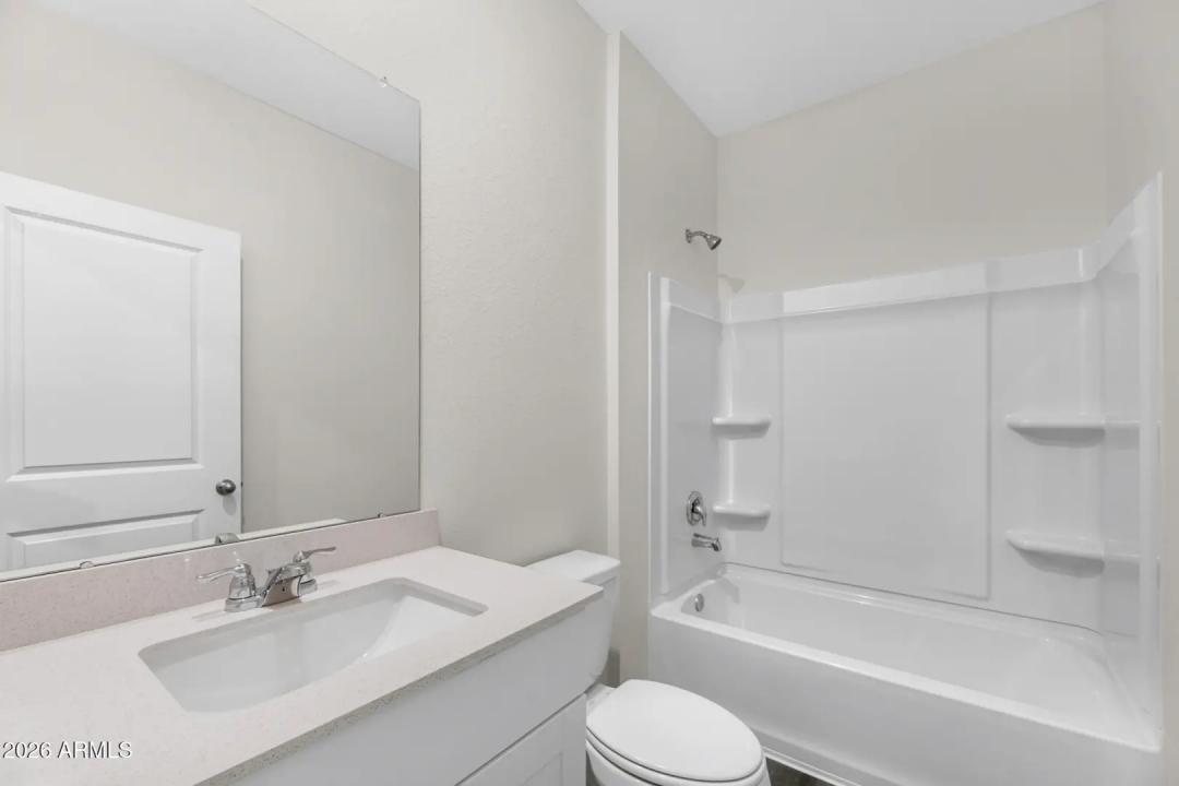Real Estate Picture 9