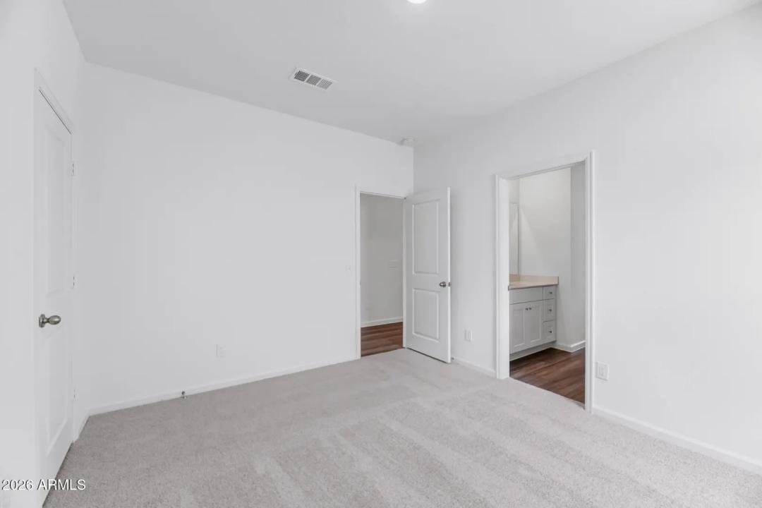Real Estate Picture 11