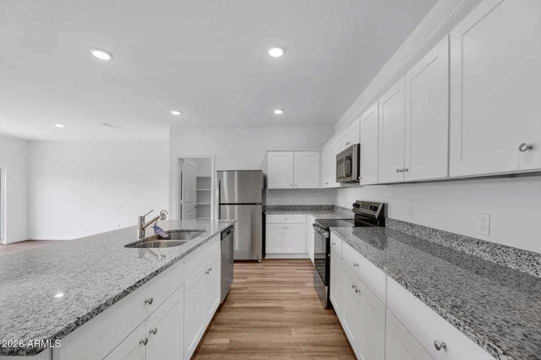 Real Estate Picture 15