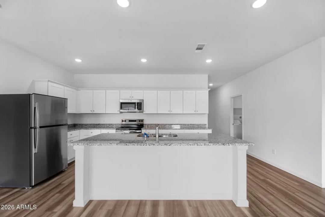 Real Estate Picture 16