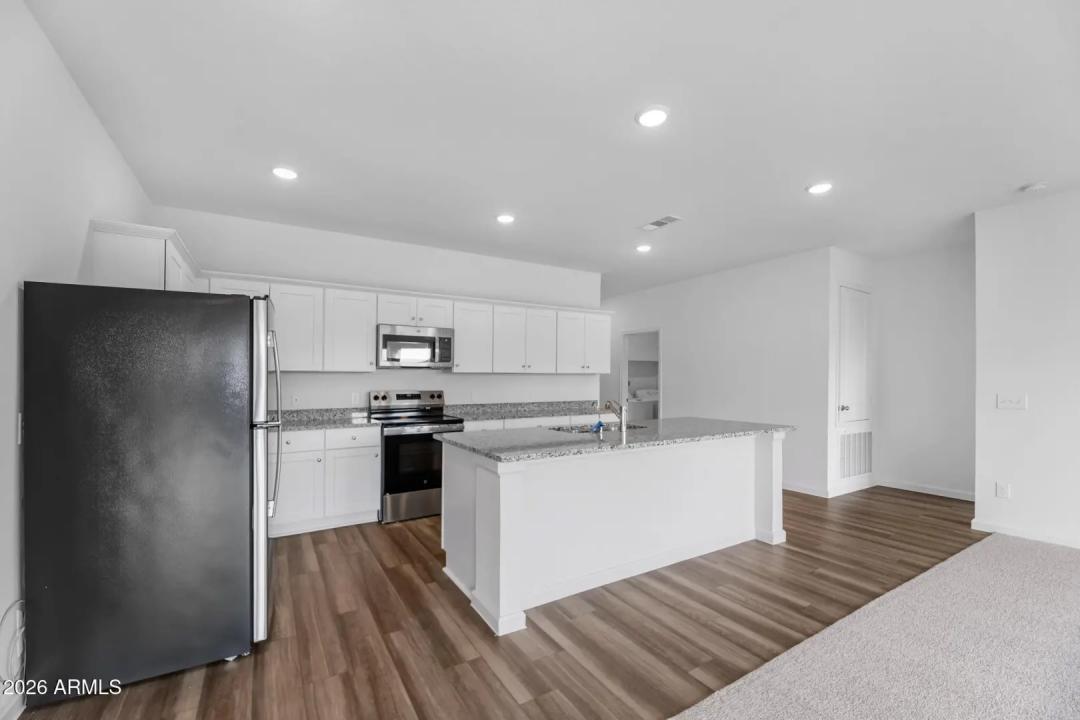 Real Estate Picture 17