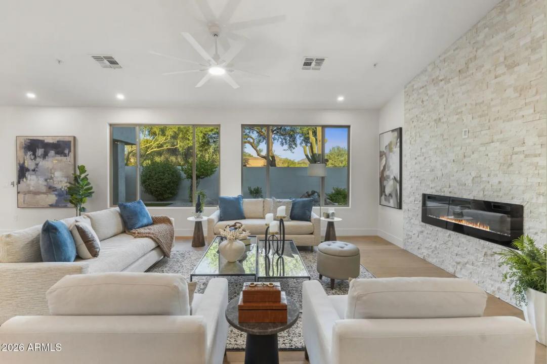 Real Estate Picture 8