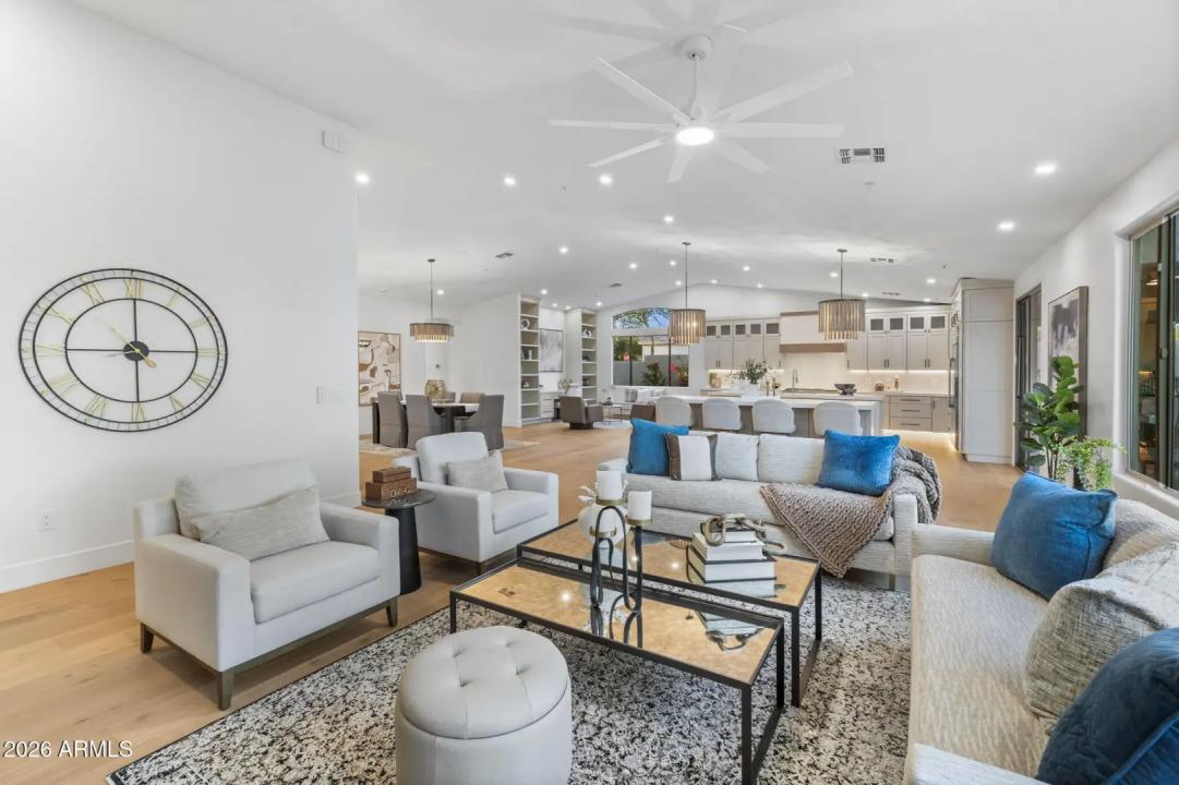 Real Estate Picture 11