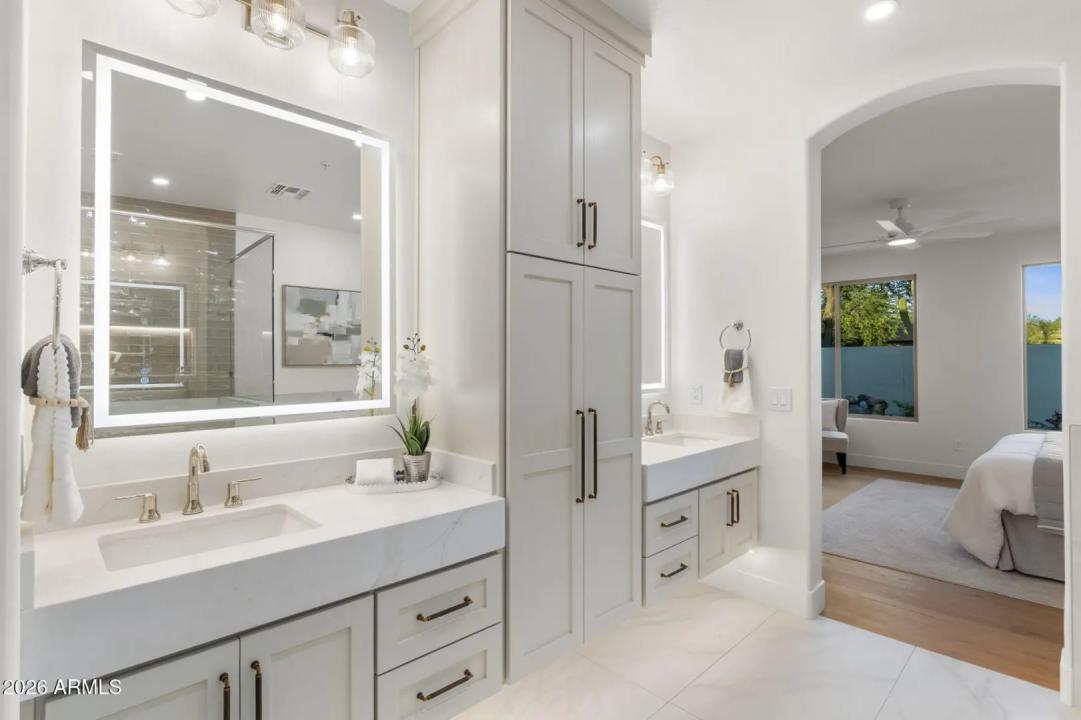 Real Estate Picture 15