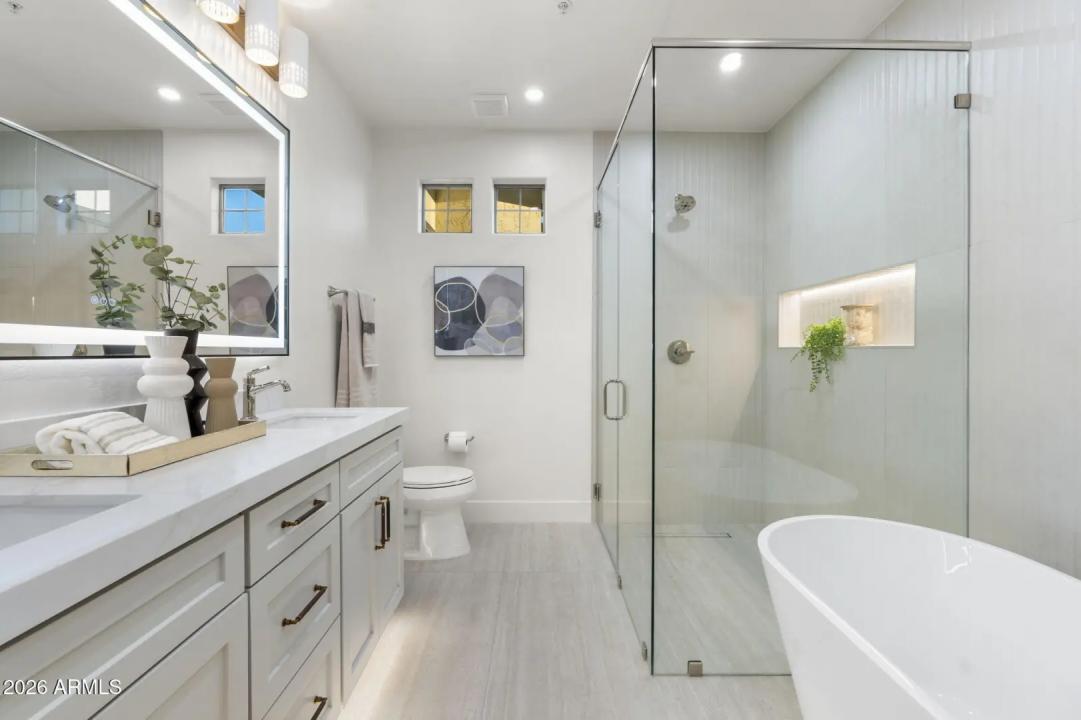 Real Estate Picture 23
