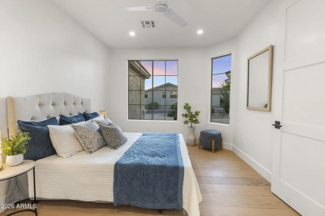 Real Estate Picture 20
