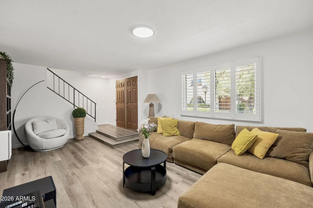 Real Estate Picture 3
