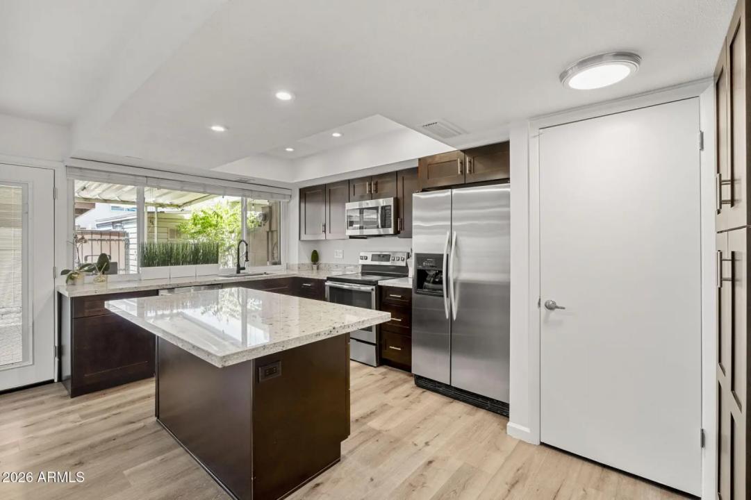 Real Estate Picture 5