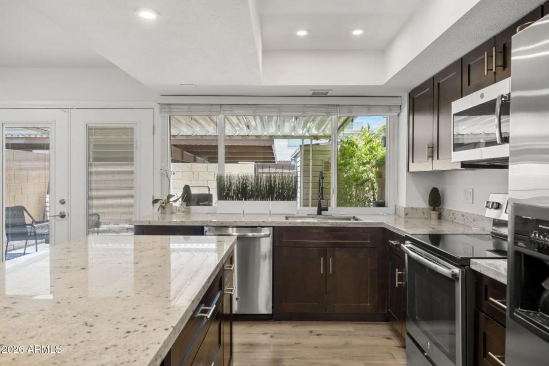 Real Estate Picture 7