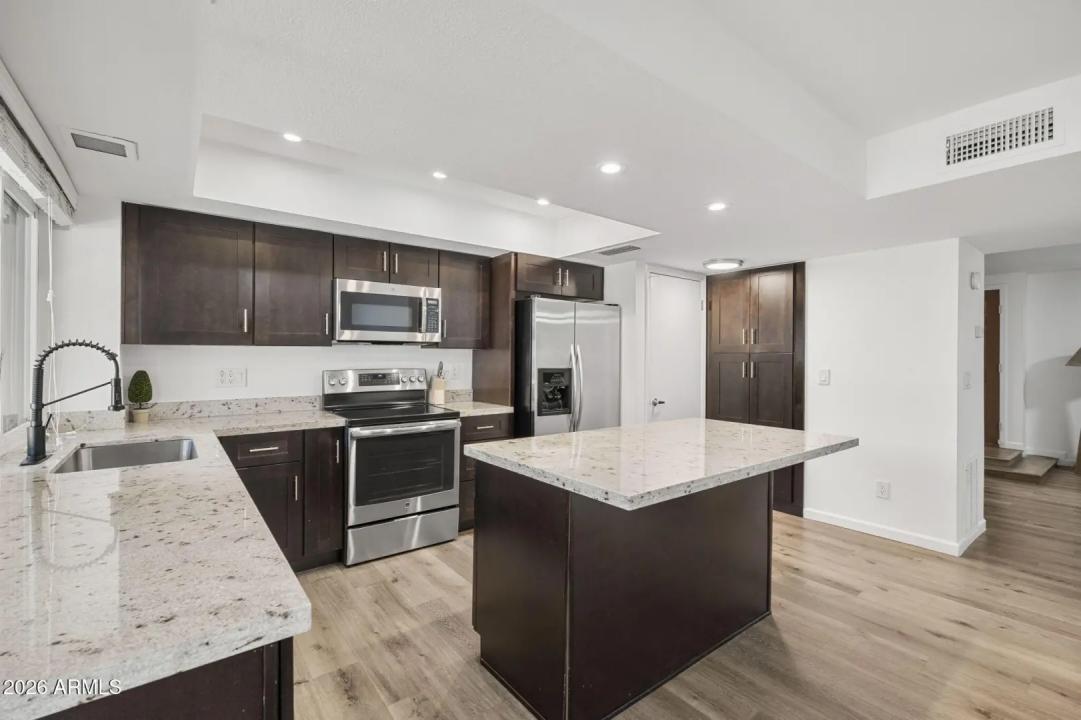Real Estate Picture 5