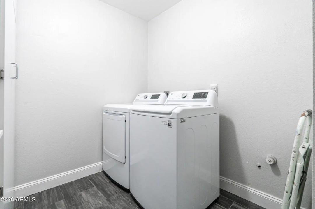 Real Estate Picture 22