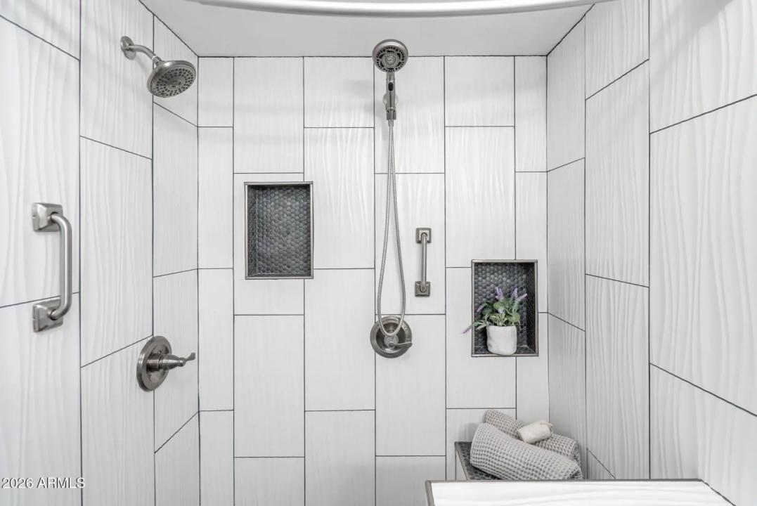 Real Estate Picture 21