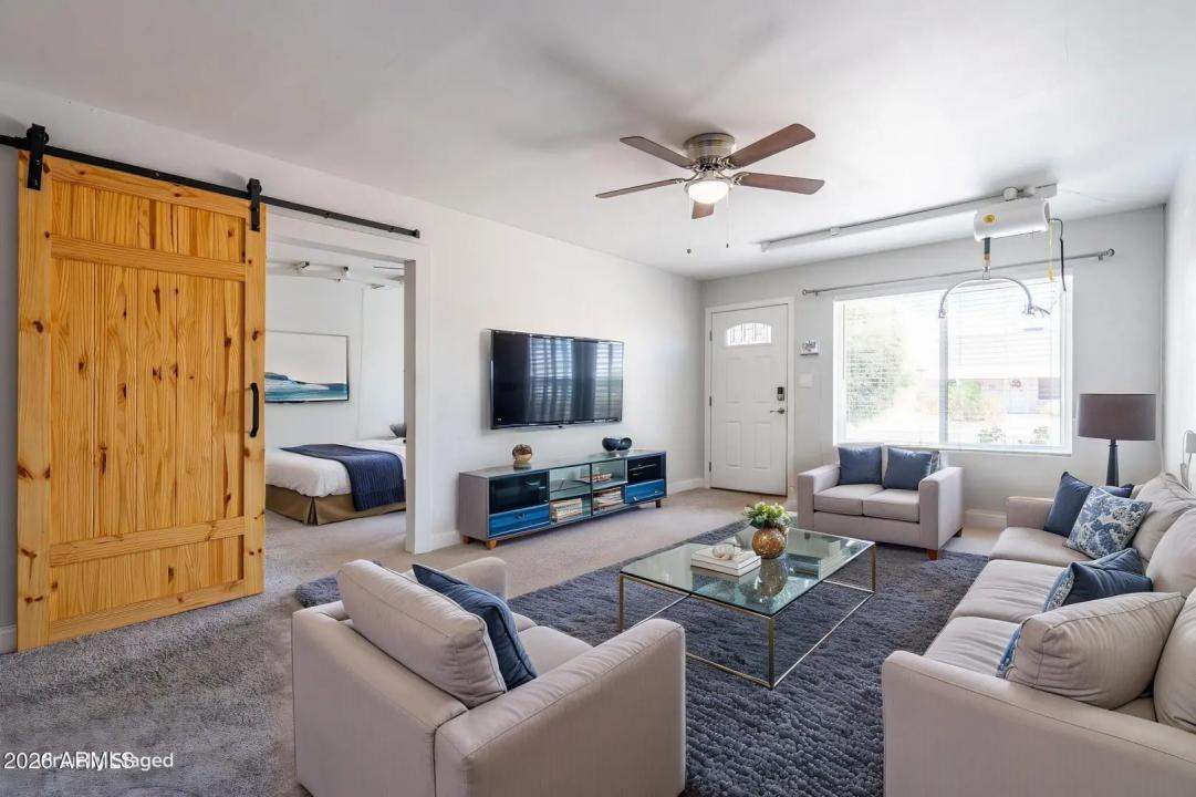Real Estate Picture 4