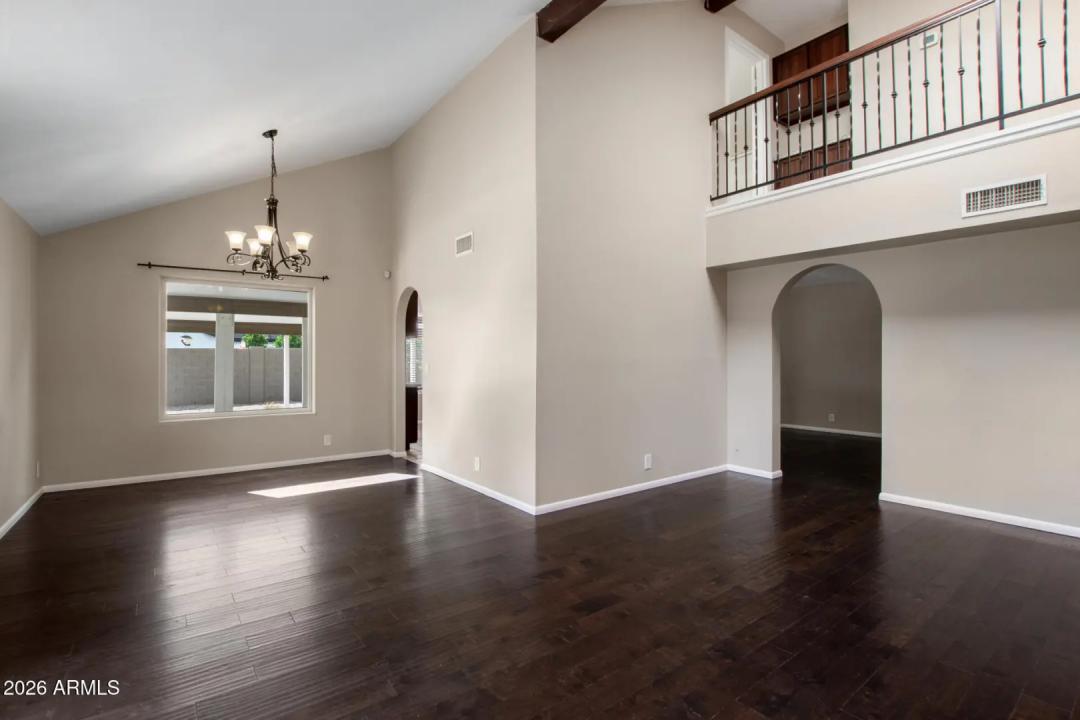 Real Estate Picture 9