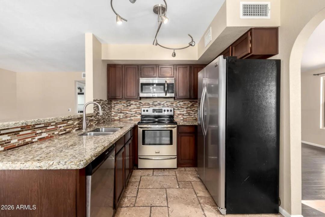 Real Estate Picture 15