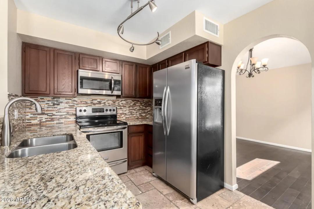 Real Estate Picture 16