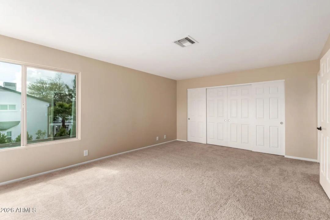 Real Estate Picture 18