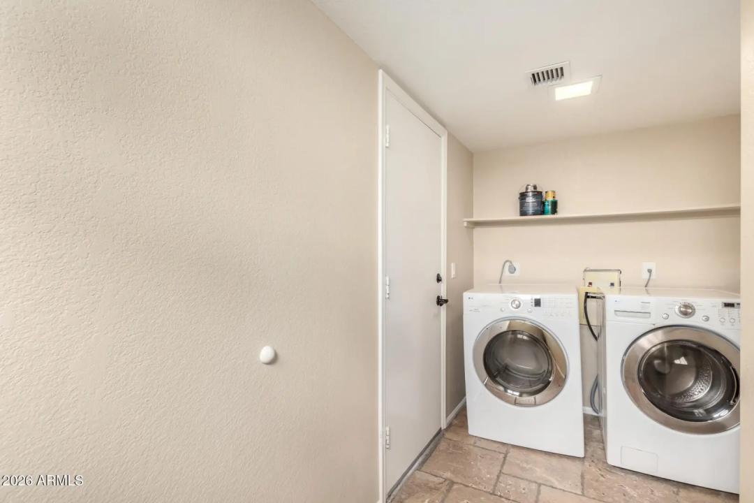 Real Estate Picture 29