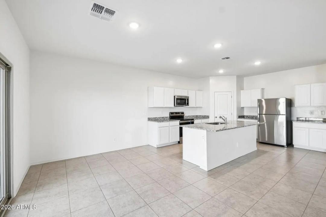 Real Estate Picture 10