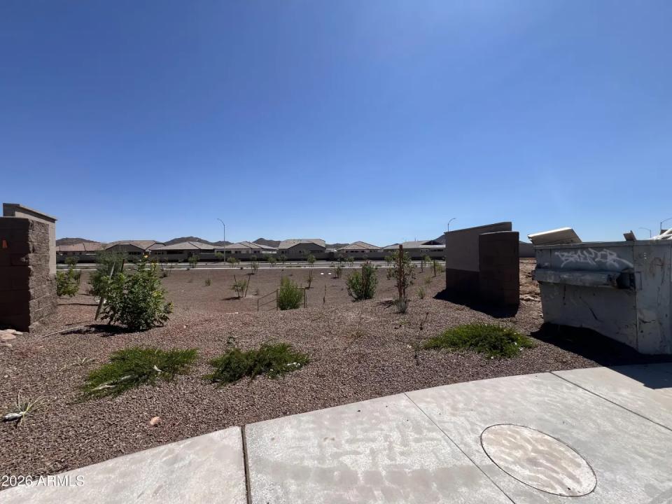 Real Estate Picture 3