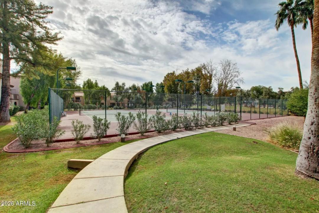 Real Estate Picture 23