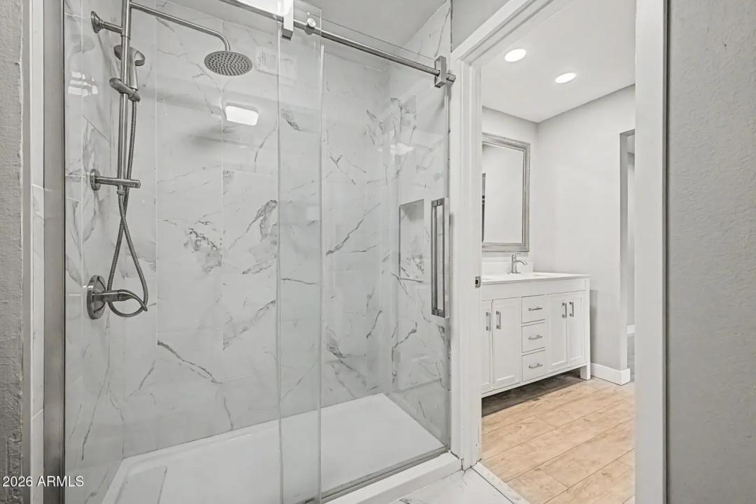 Real Estate Picture 15